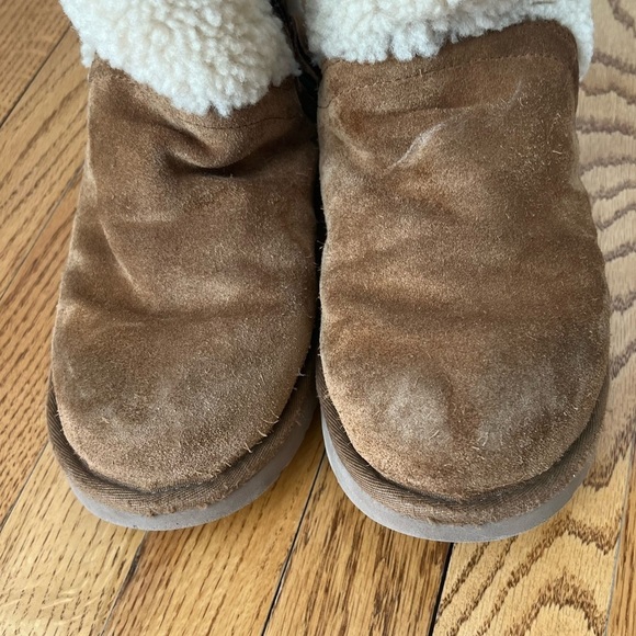 UGG Women’s Katerina Tall Chestnut Sherpa Boots Size 8 - Picture 3 of 8